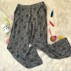 Solitaire | Black & White Wide Leg Flowy Pants M